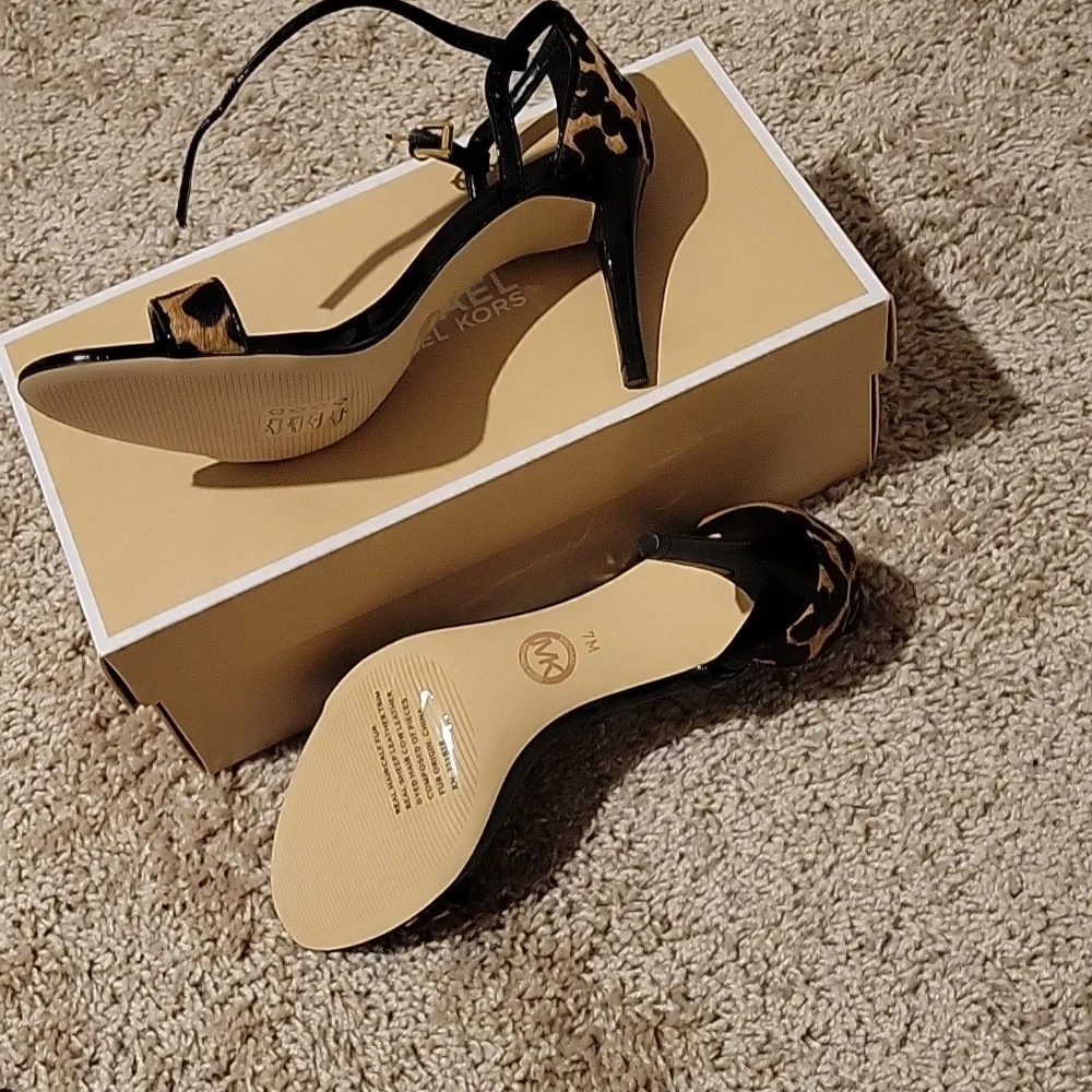 Michael Kors heels brand new in box size 7